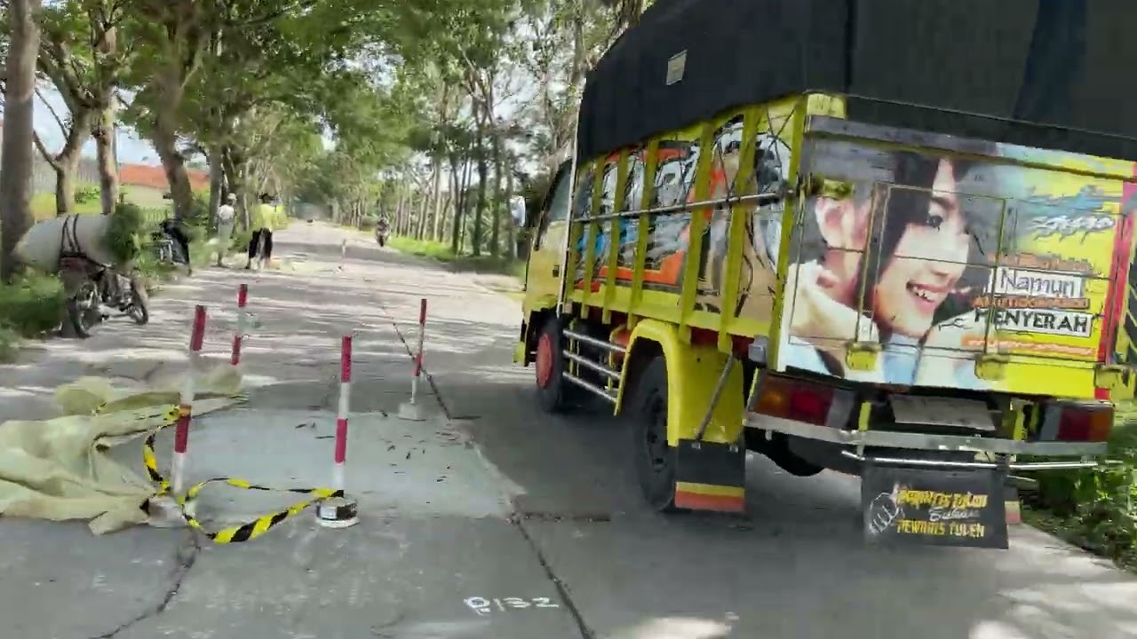 KONDISI JALAN GUYANGAN-PETANAHAN TERBARU PROSES PERBAIKAN PEMBETONAN SEMOGA SEGERA SELESAI