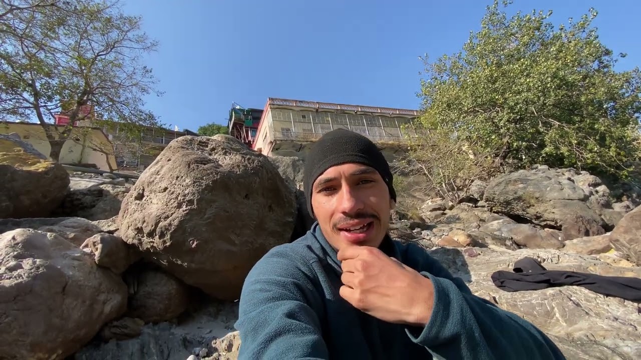 Vlog with job 👍| Monkeys swim in the ganga river Rishik esh😮