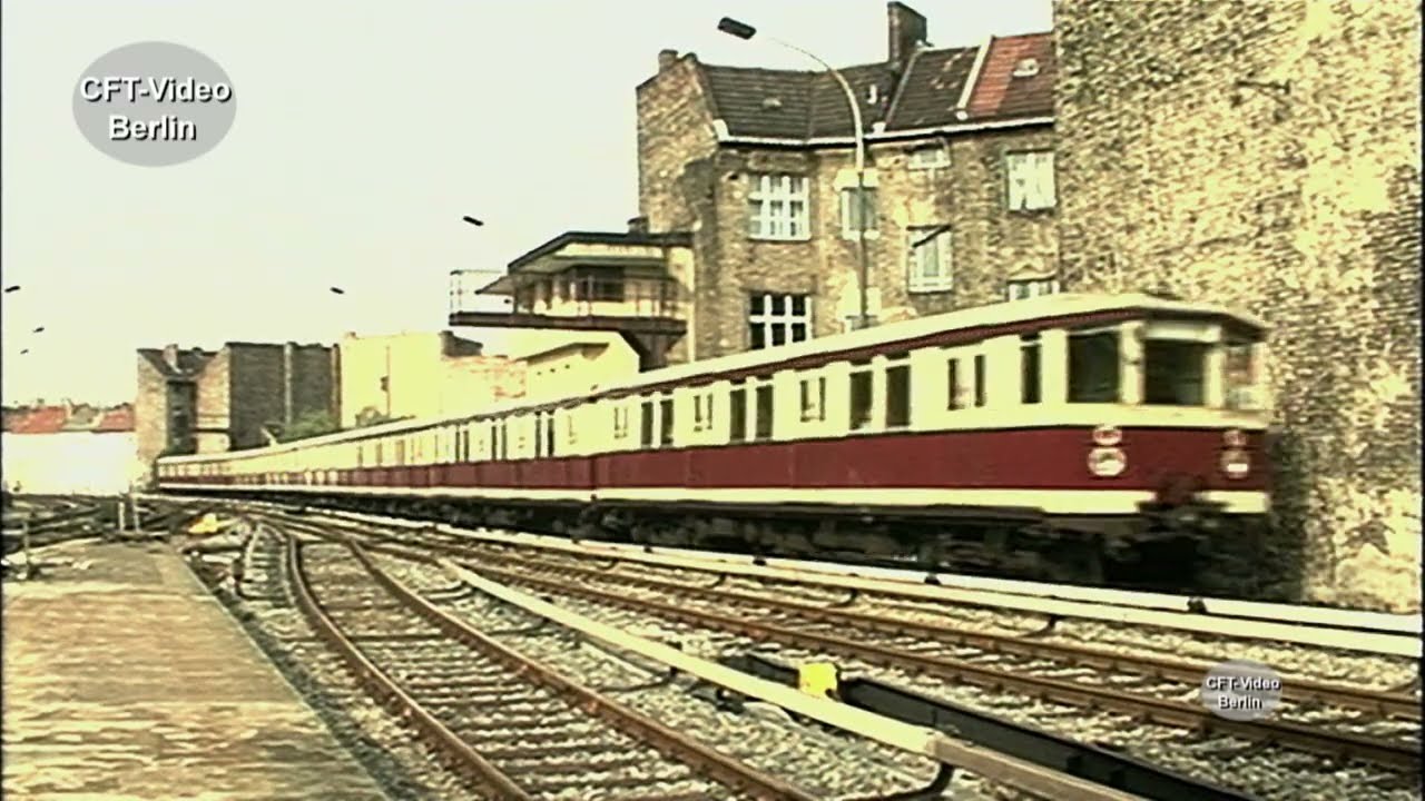 Bahnhof Friedrichstra&szlig;e im Sommer 1990