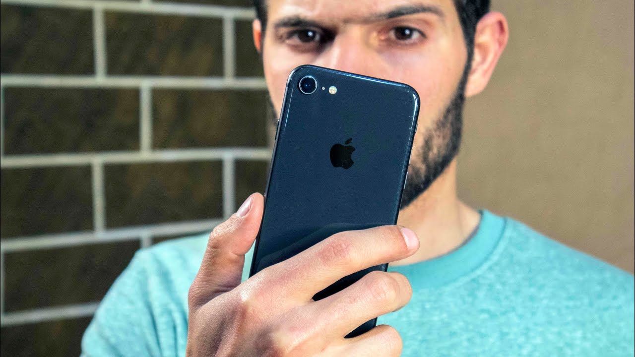 هل ينفع تشتري ايفون من أربع سنين ولا لا ؟؟ | iPhone 8 in 2021