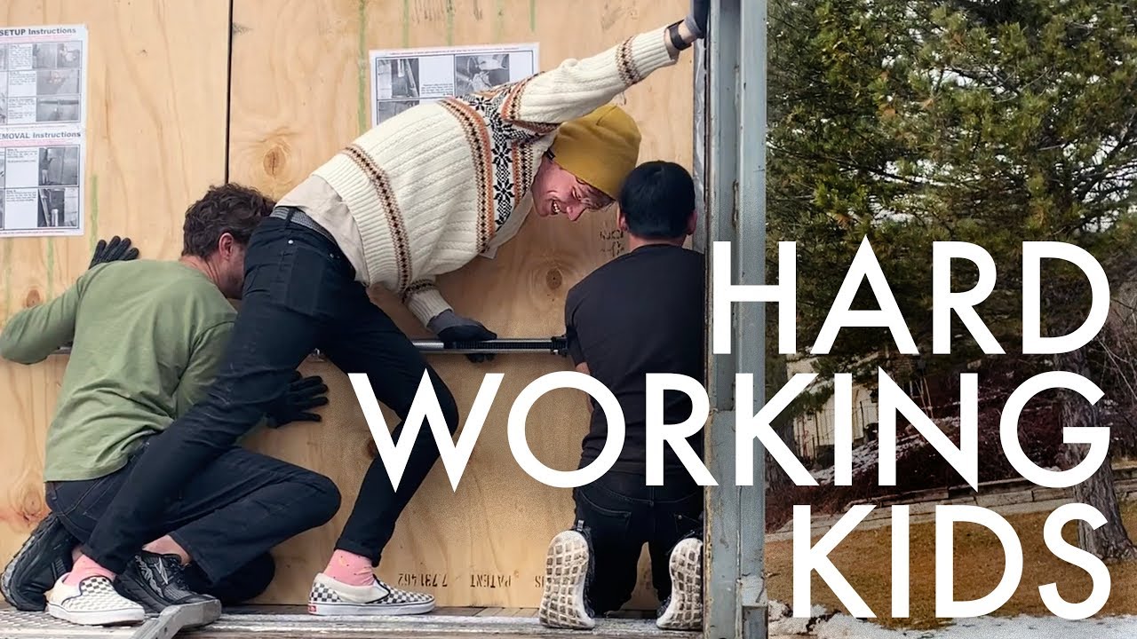 WE HAVE OFFICIALLY MOVED OUT : Adventuring Family of 11