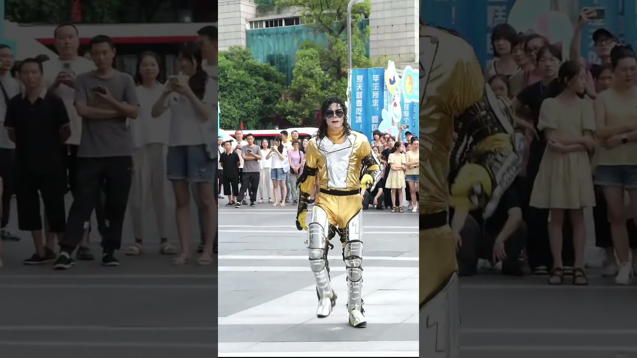 Amazing！ He back ! The King of Pop  !