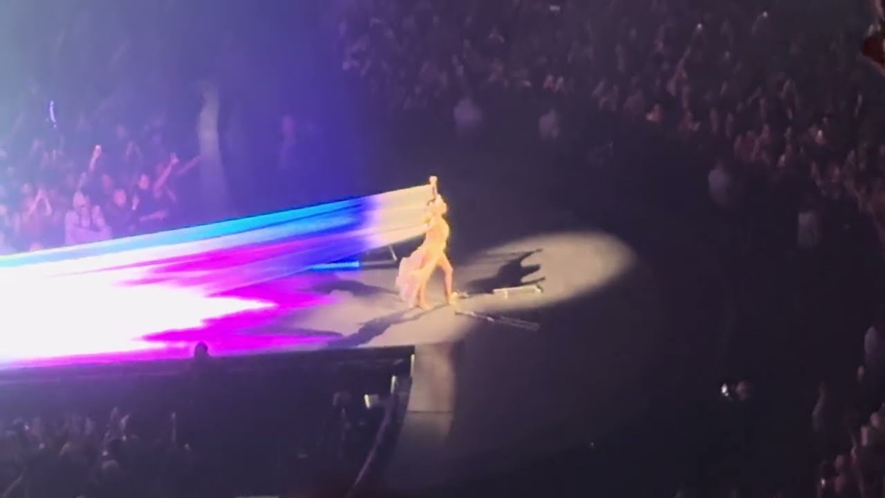 Lady Gaga - Paparazzi (live @ Berlin)