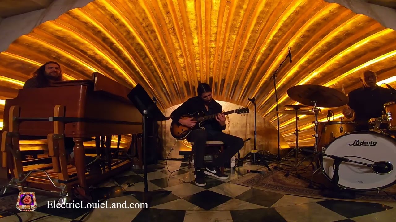 Road Song - Ft. Roy McCurdy & Carey Frank: ElectricLouieLand Trio live at LouLou's San Diego.