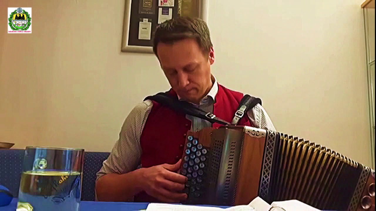 WANND VÖGERL IM WALD  Wir zHaus Singen J  STAMPFEL