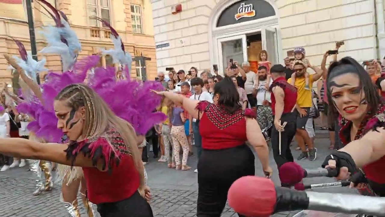 Pregătiți De Carnaval (Batucada In Carnival) - Batucada de Murcia & Carnival Group de Alicante (ESP)