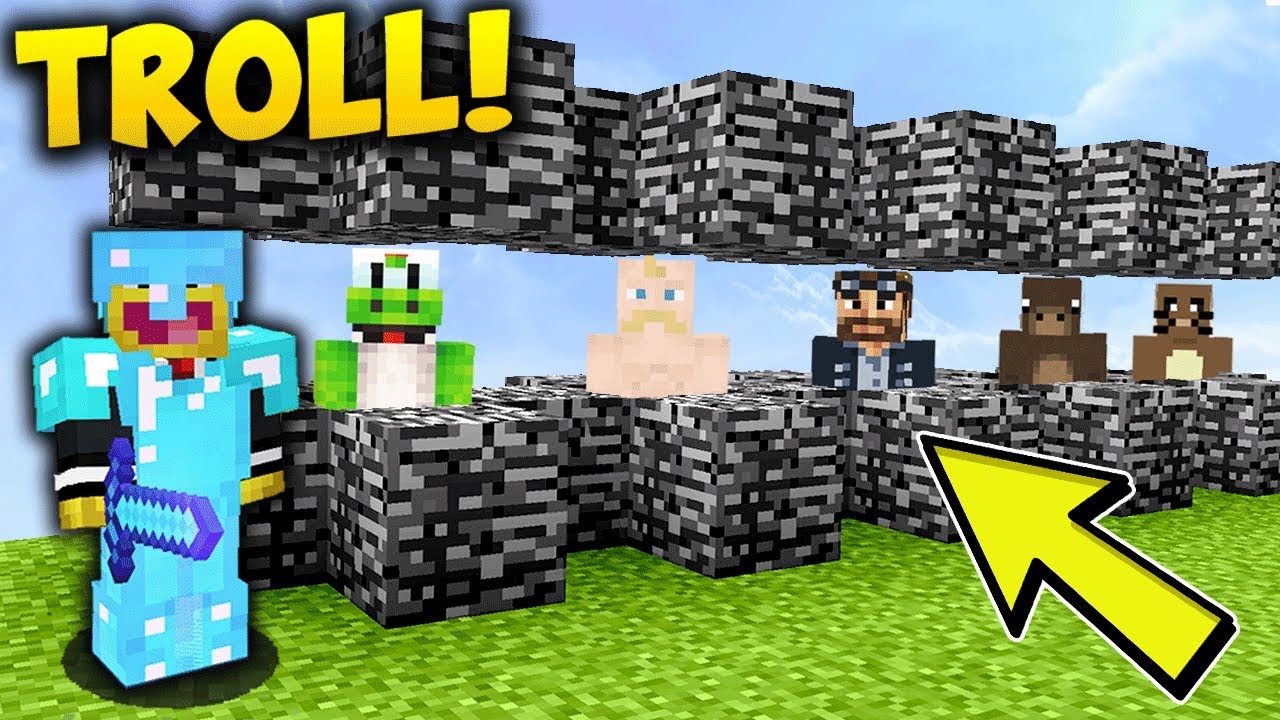 SO I TRAPPED EVERY PLAYER ON THE MINECRAFT SERVER... (Minecraft Trolling)