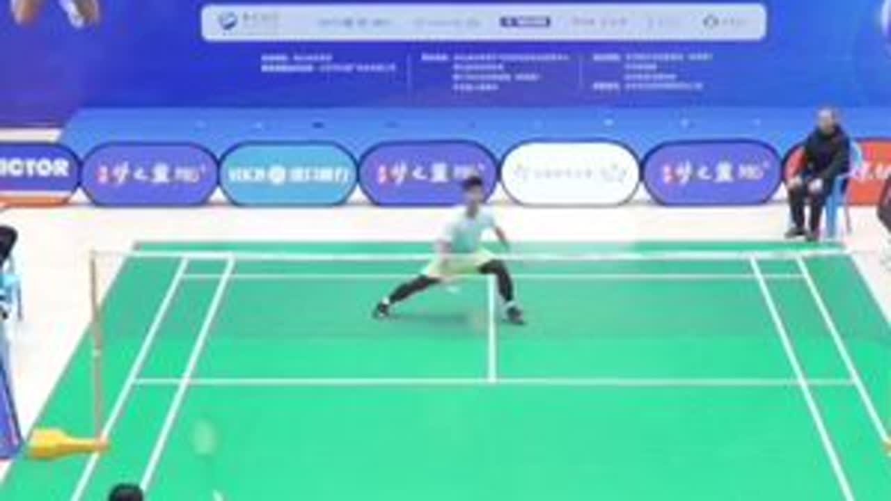 感谢黄学长带我沉淀了两天#羽毛球单打 #抖音小助手