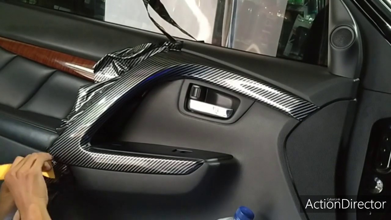 Pasang skotlet karbon pada doortrim mobil pajero