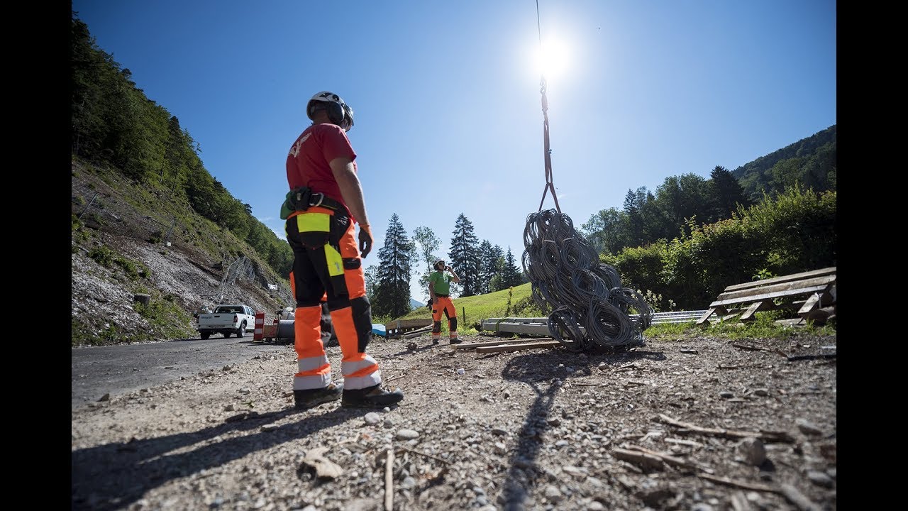 Dangers naturels : pose de filets de protection à Mümliswli-Ramiswil