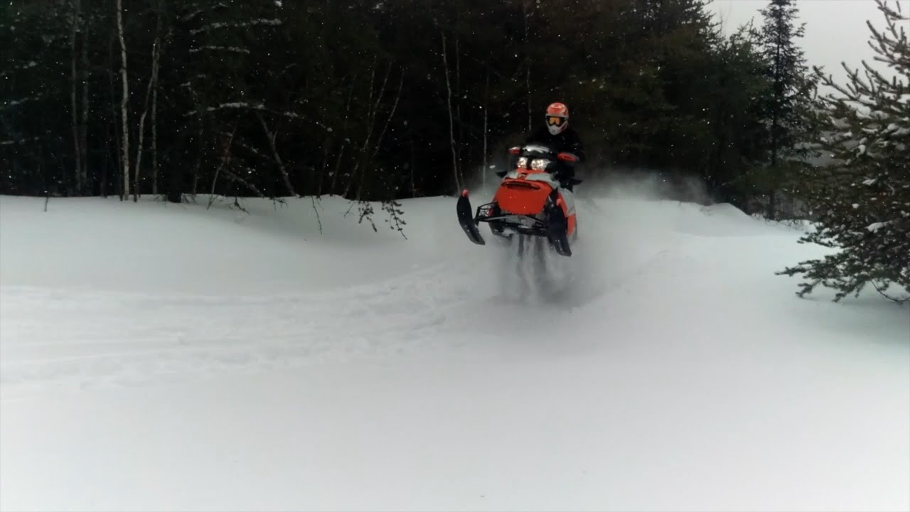 Ski-Doo Renegade Backcountry & Expedition Extreme ride in deep snow
