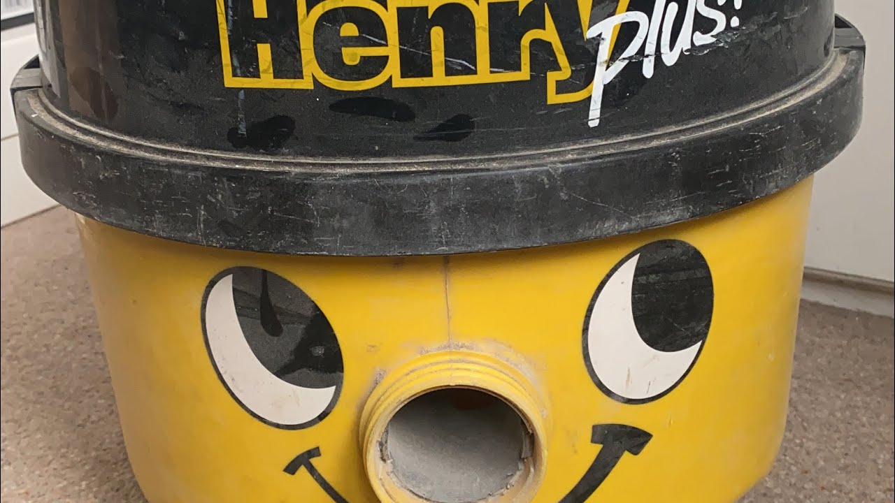 Vintage rare 1998 numatic henry plus hvr200p yellow unboxing and first look.