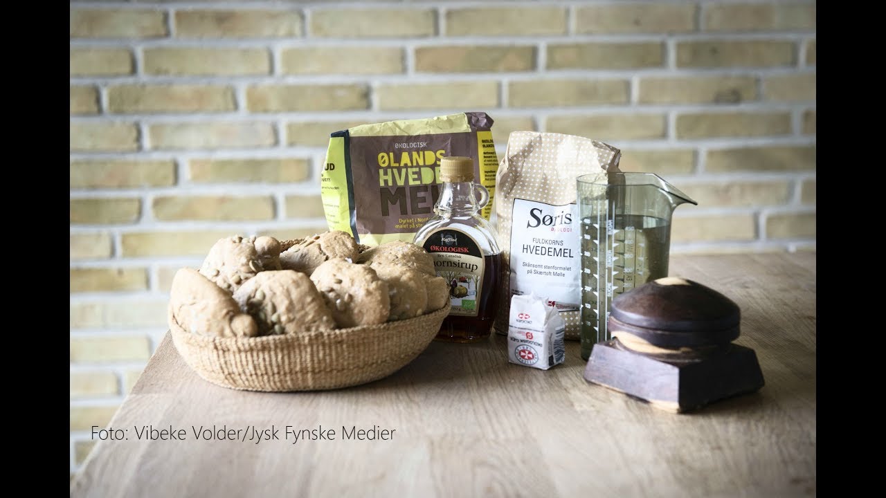 Endelig fredag: Sådan laver du nemme boller til morgenbordet