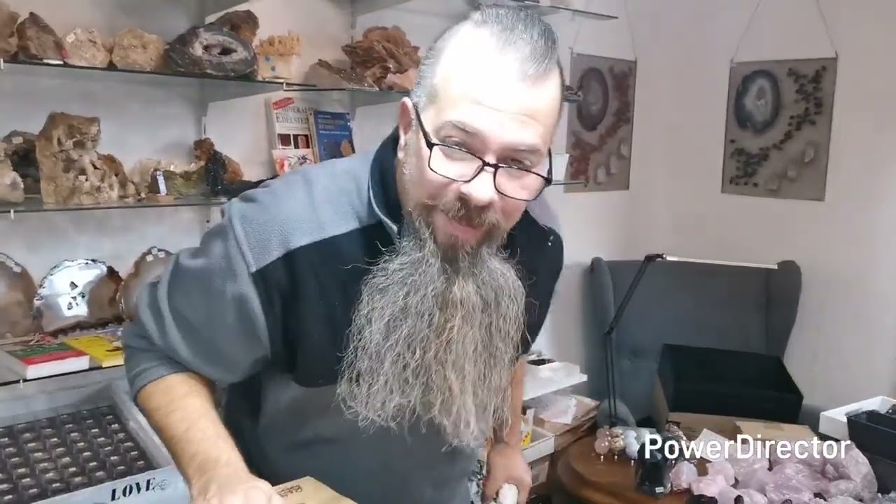 MineralienFranz TV. Mineralien Einkauf Teil drei der letzte teil. Facebook, Verkaufsvideo.