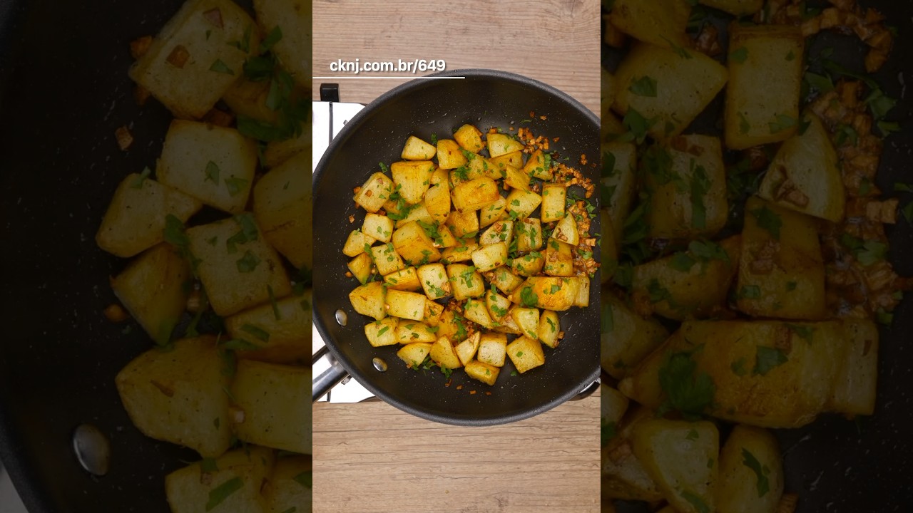 Como fazer Batata Saut&eacute; crocante por fora e macia por dentro