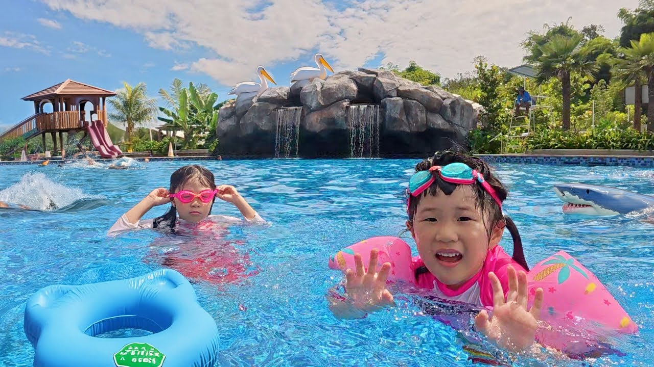 Main Donat Balon Air, Berenang dan Main Rumah Pohon - Waterpark Wahoo