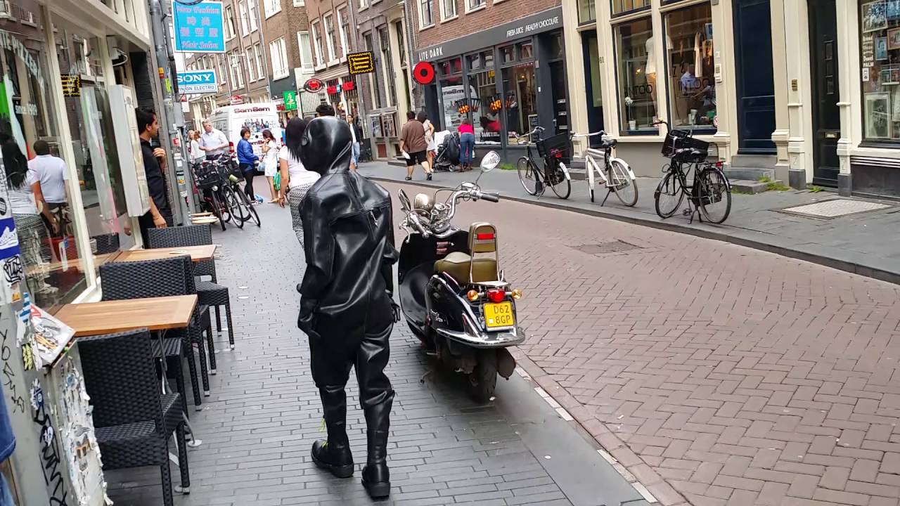 Heavy Rubber Walking street show!