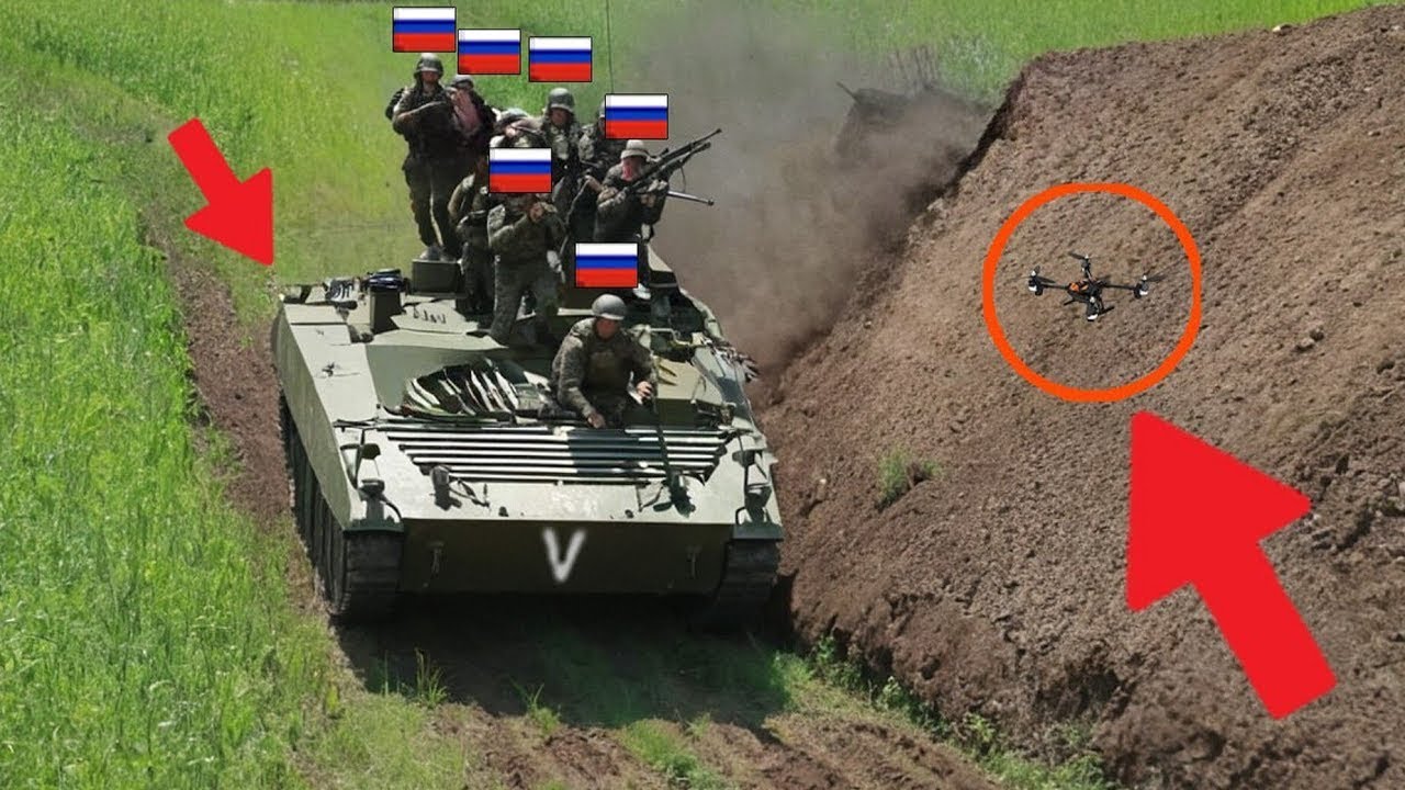 HIMARS destroys a huge Russian convoy with precise hits! The Best Moments