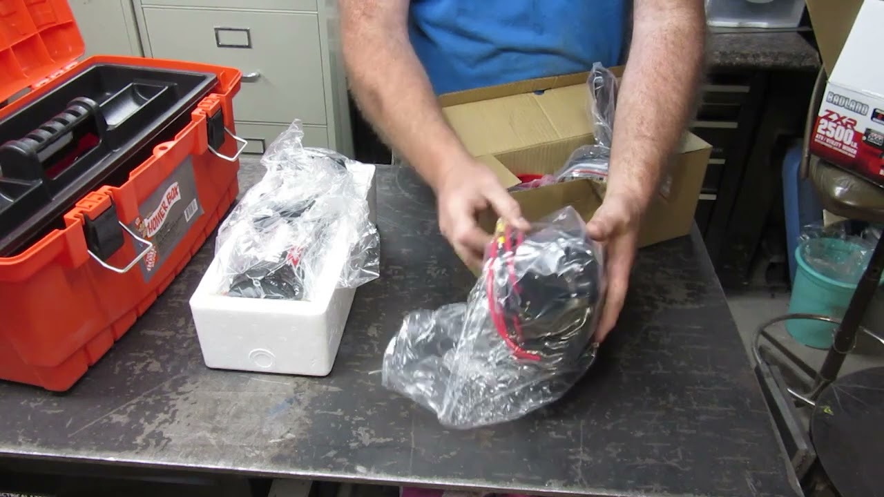 HARBOR FREIGHT BADLANDS 2500 WINCH UNBOXING