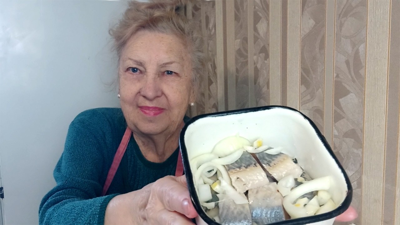 Сельдь от А до Я.Вкусная,слабосоленая ,без грамма химии.