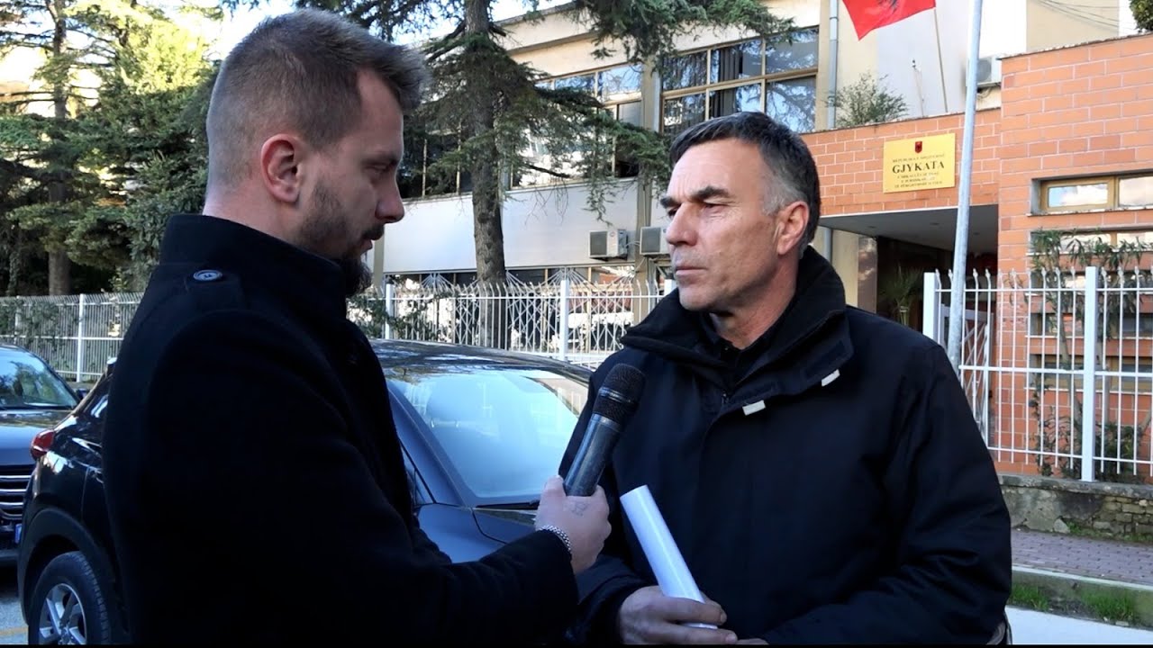 PIRANJAT/ 7 muaj pas arrestimit të Bledi Filipit, poeti Lirim Alija rikthehet në Shqipëri