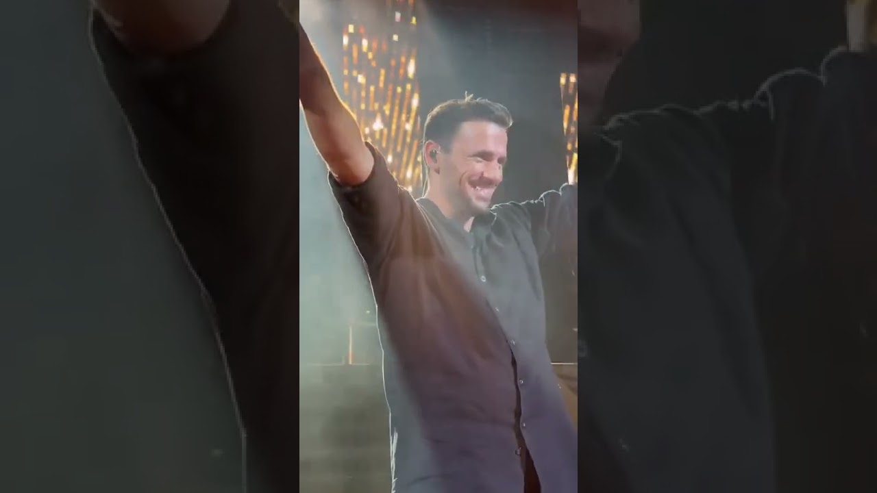 Nikos Vertis (Vreau să mă simți) θέλω να με νιώσεις    Sala palatului