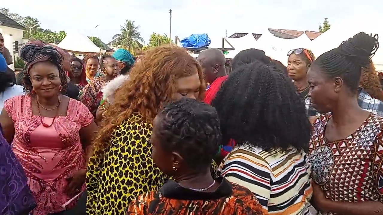 DON KENNEDY PERFORM LIVE IN IGBODO PLS SUBSCRIBE BOOK LIKE COMMENT SHARE.
