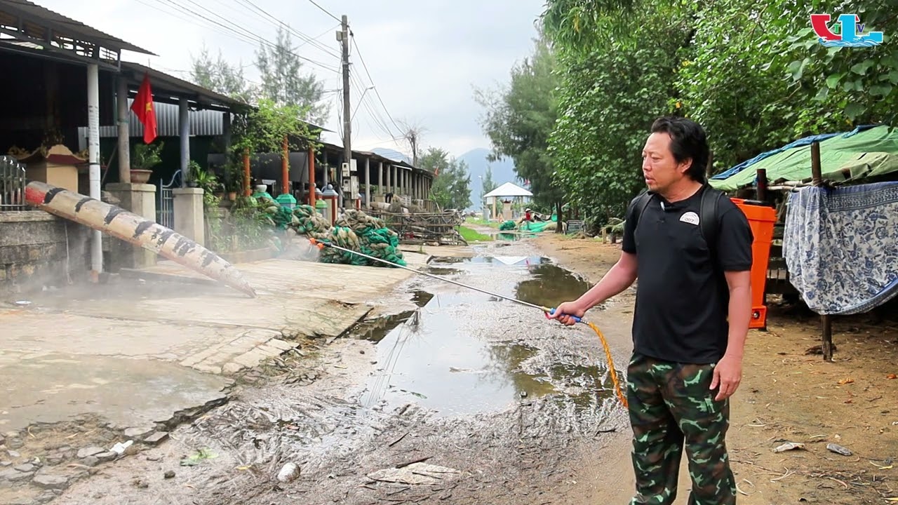 VINH LỘC TRIỂN KHAI PHUN KHỬ KHUẨN TOÀN XÃ PHÒNG, CHỐNG DỊCH BỆNH SAU BÃO LŨ
