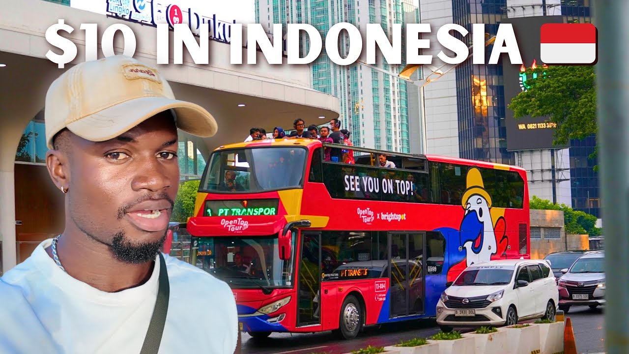 FOREIGNER TRIED JAKARTA&rsquo;S FAMOUS TOUR BUS & STREET FOOD 