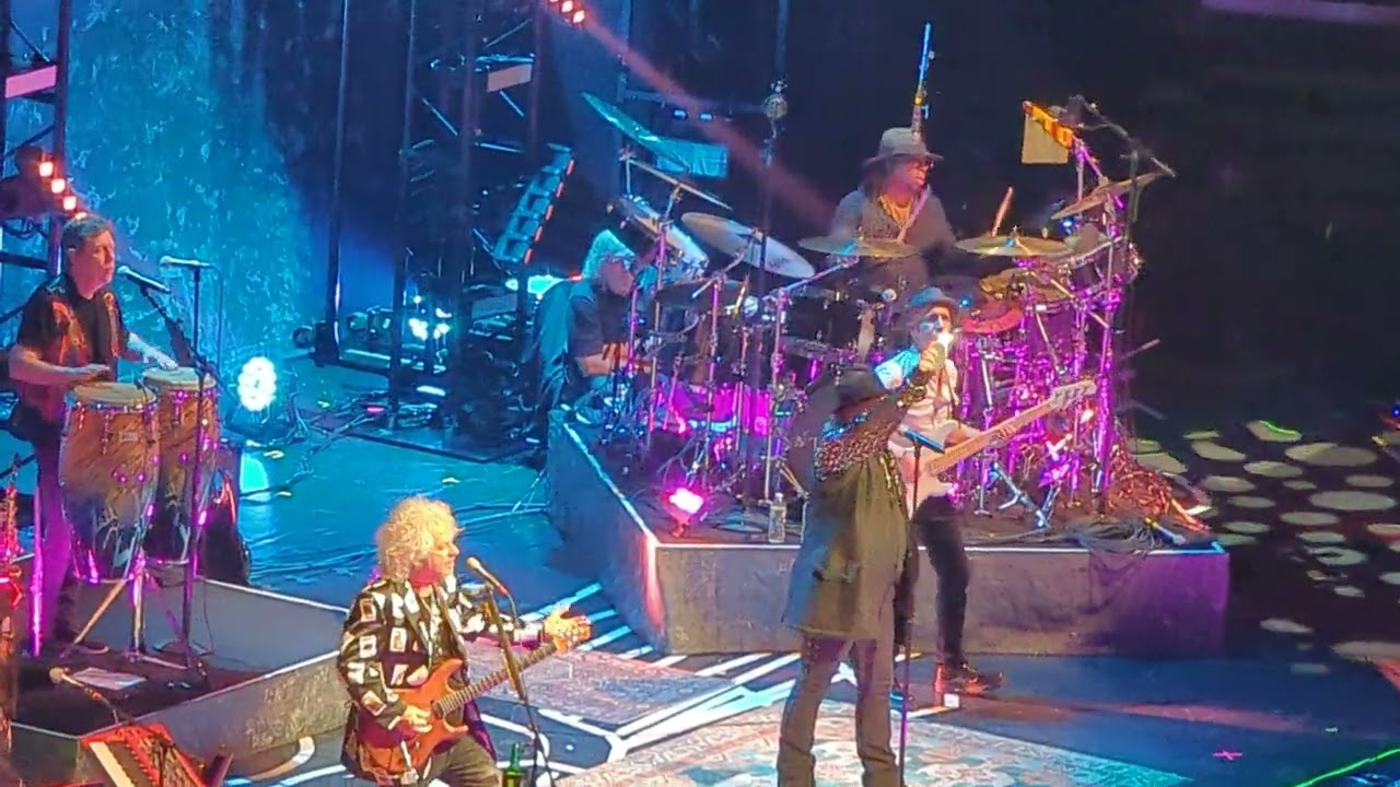 ToTo sings the Joe Cocker classic With A Little Help From My Friends