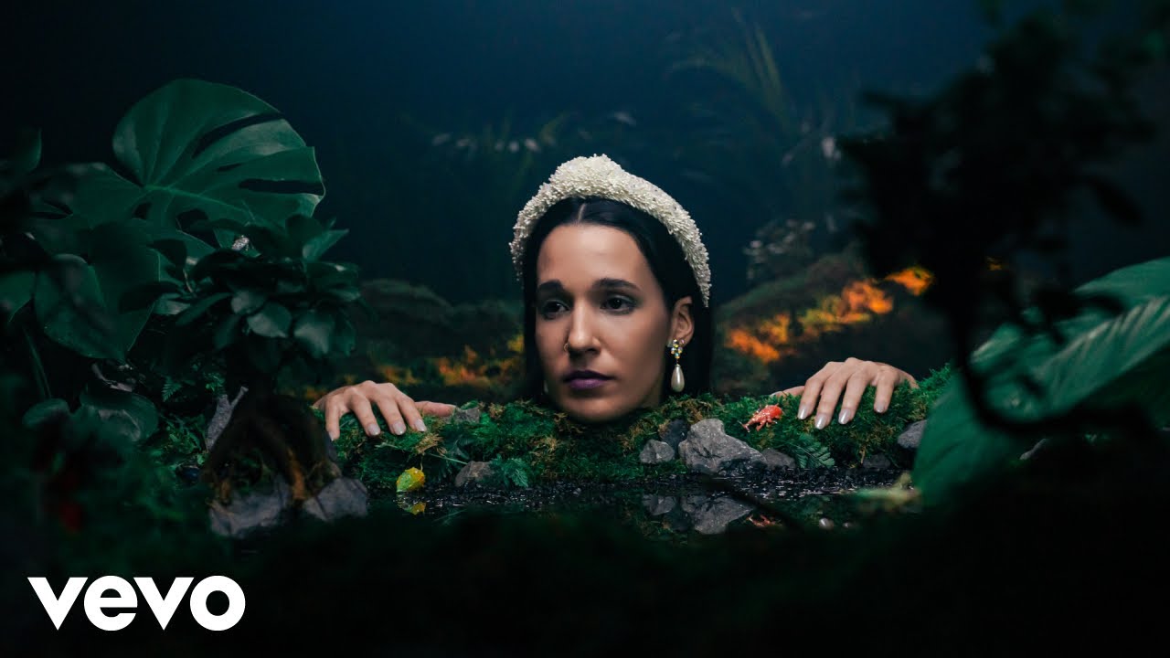 iLe - (Escapándome) de mí (Official Video)
