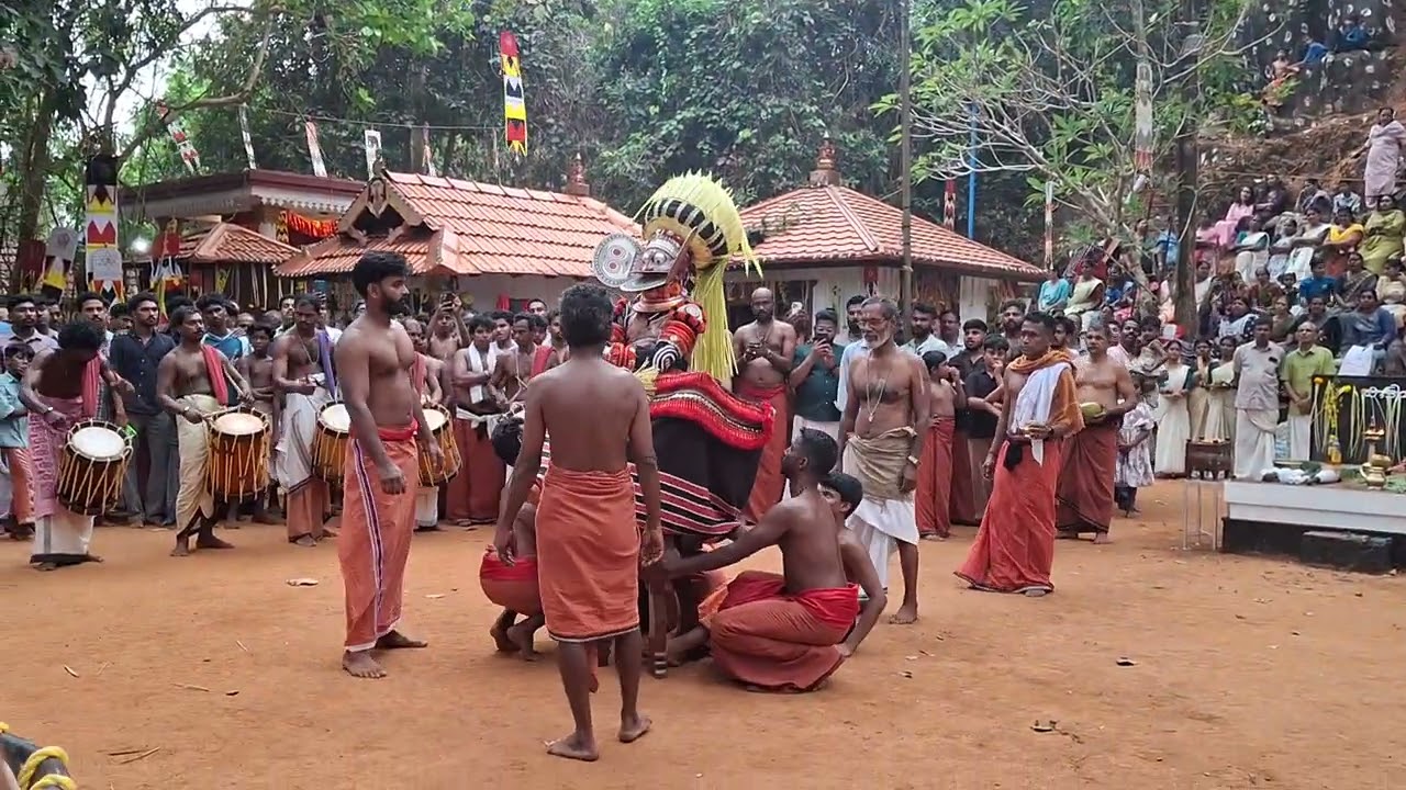 കുട്ടിച്ചാത്തൽ തിറ അടുമ്പുമ്മൽ ശ്രീ ഭഗവതി ക്ഷേത്രം