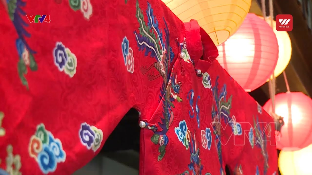 Young people passionate about reviving ancient Vietnamese clothing | VTV World