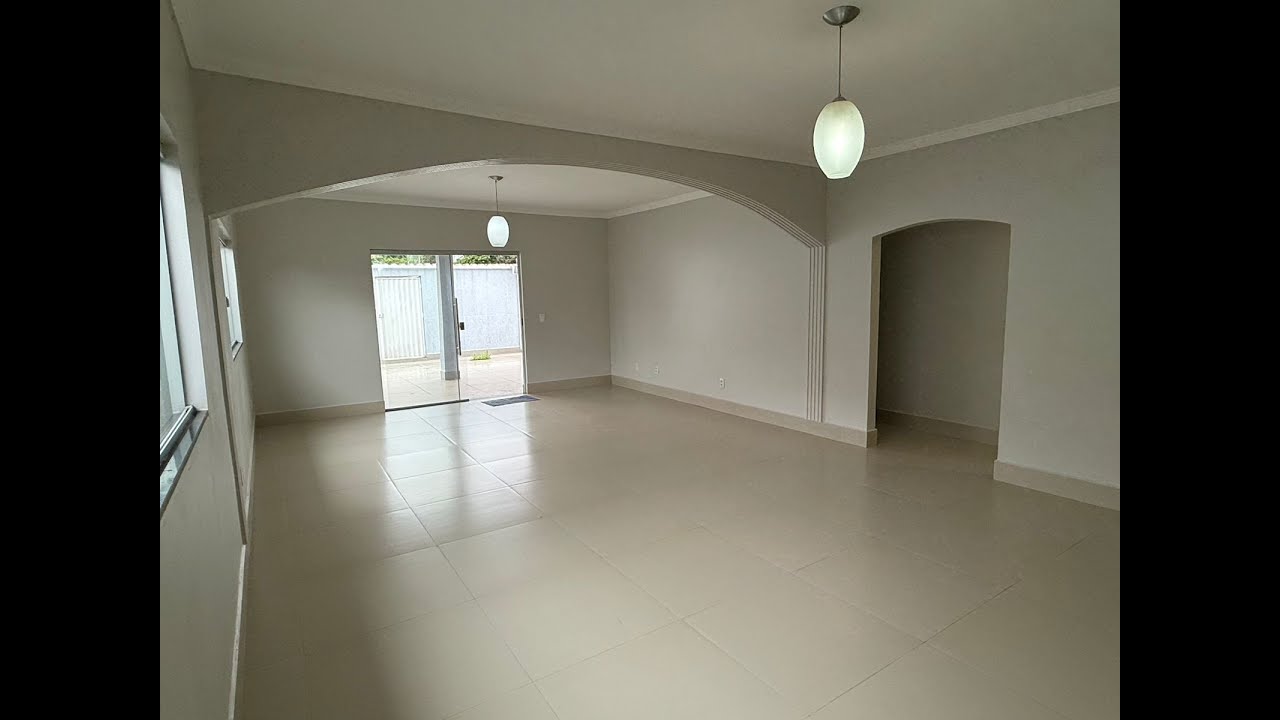 IAPI Guará II, casa de 296m², 4 quartos, 2 suítes, churrasqueira - R$: 1.200.000