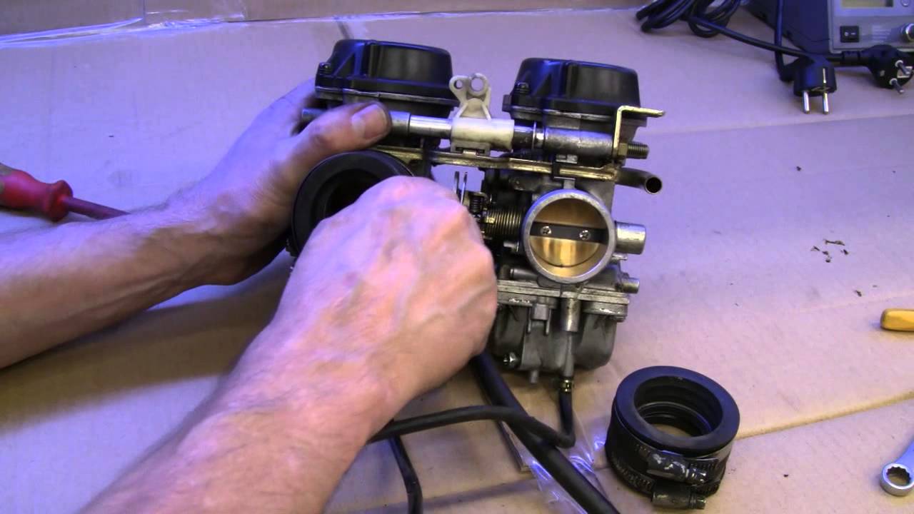 Ducati Monster 600 -- Teil 2 -- Vergaserausbau