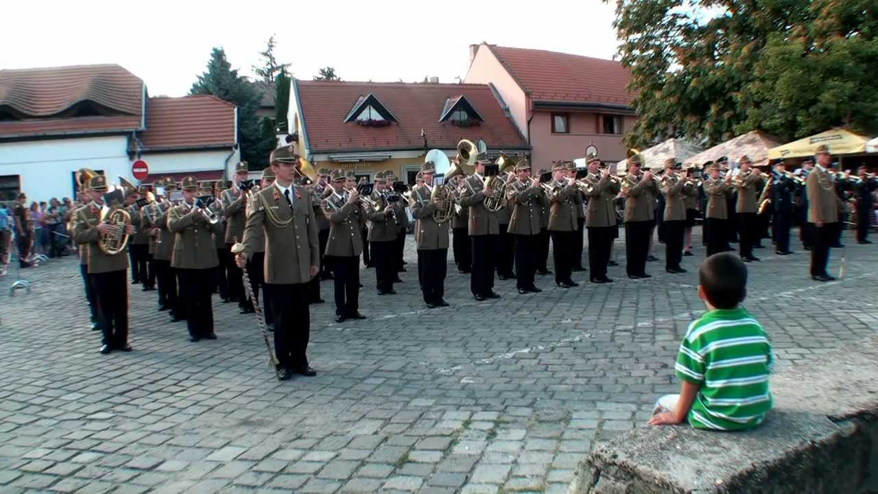 Katonazenekarok
