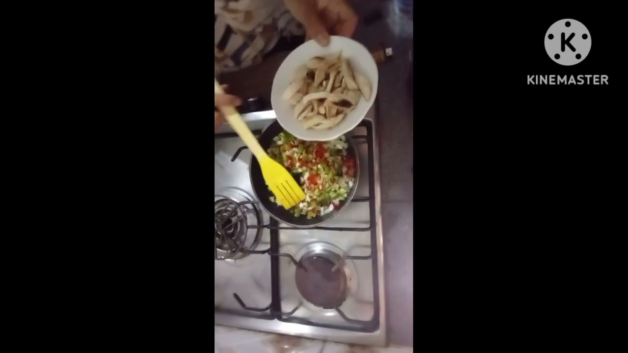 وجبة فطور غنية بالبروتين بدون غلوتين بالفطر والبيض.....