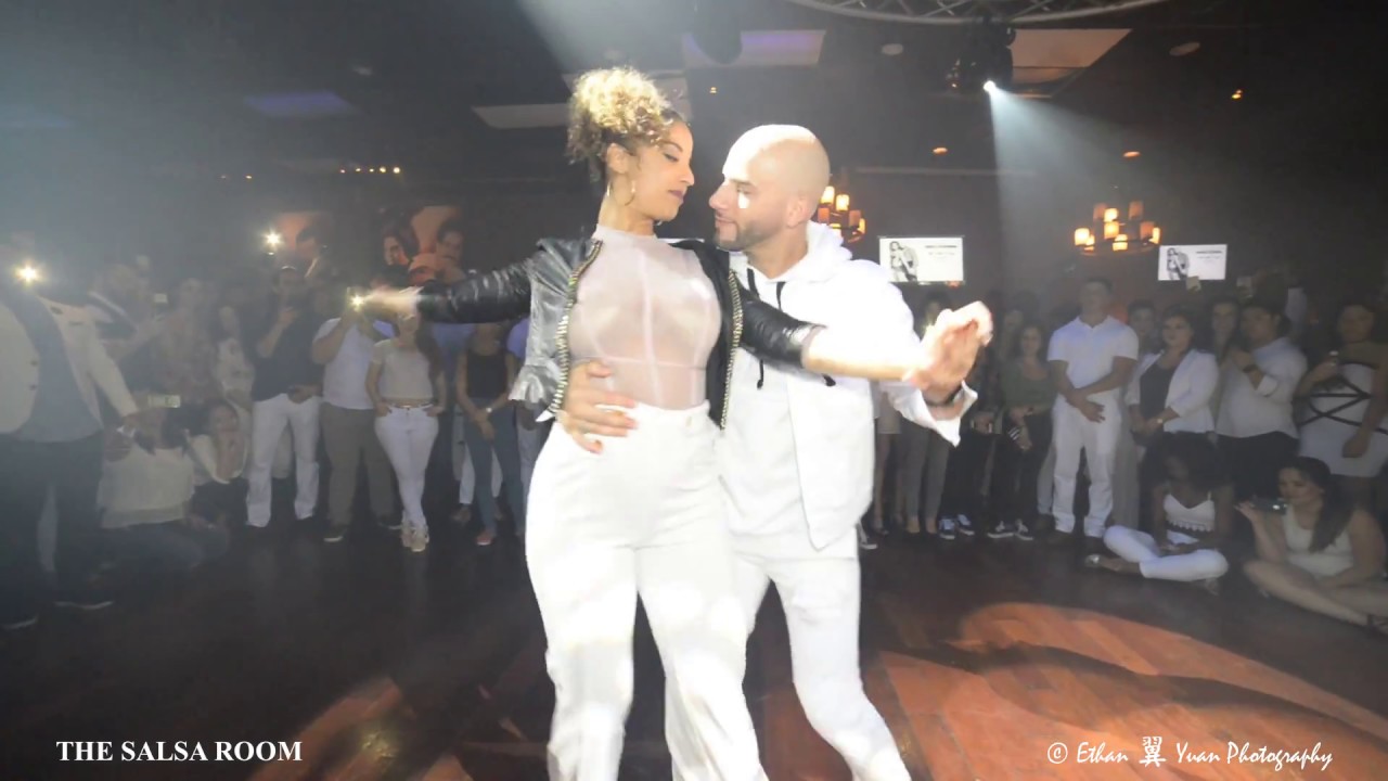 Ataca y Alemana [Romeo Santos Feat. Juan Luis Guerra-  Carmin] @ The Salsa Room