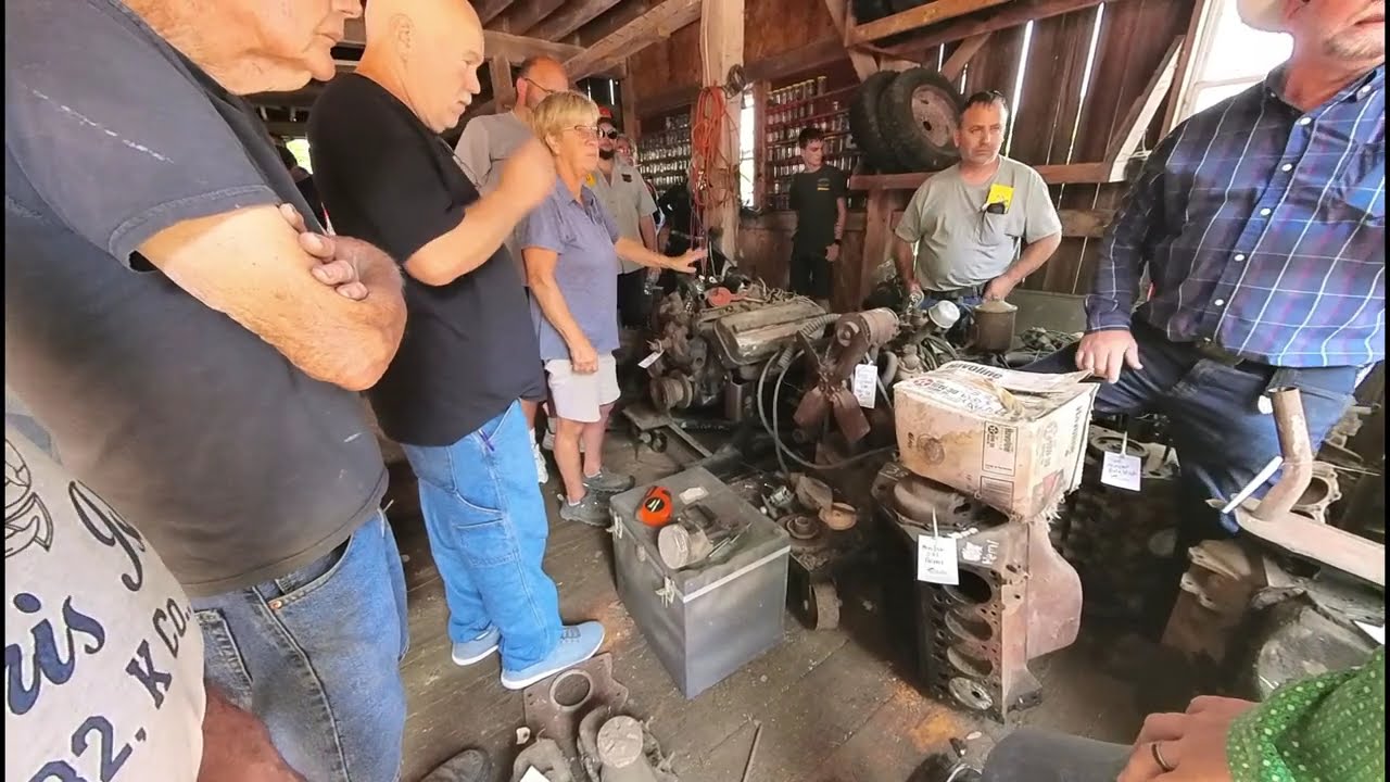 Old Motors - Parts - Complete Hemi at Hopkins Auction