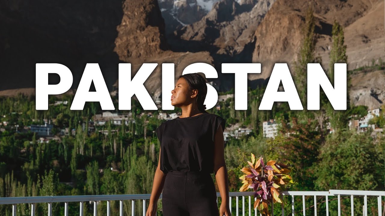 Female Tourist SURPRISED by Northern Pakistan - Hunza Valley 🇵🇰