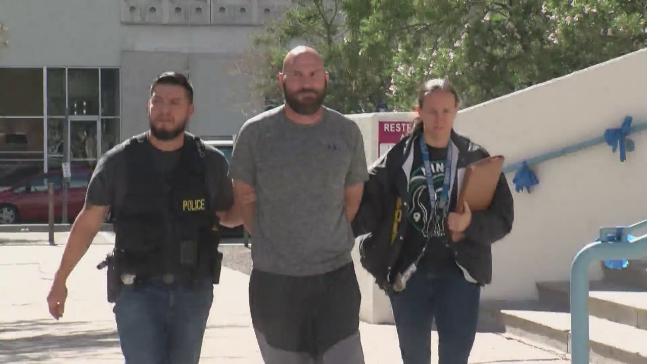 Albuquerque man accused of raping 12-year-old girls will stay behind bars