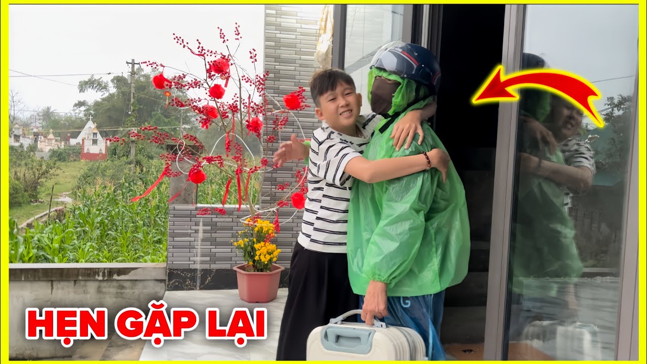 Sáng Mùng 4… Đầu Bếp Tí Hon Nghẹn Ngào Chia Tay Mẹ Sau Tết