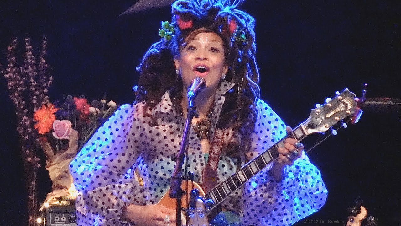 Valerie June, Astral Plane (live), UC Theatre, Berkeley, April 6, 2022 (4K)