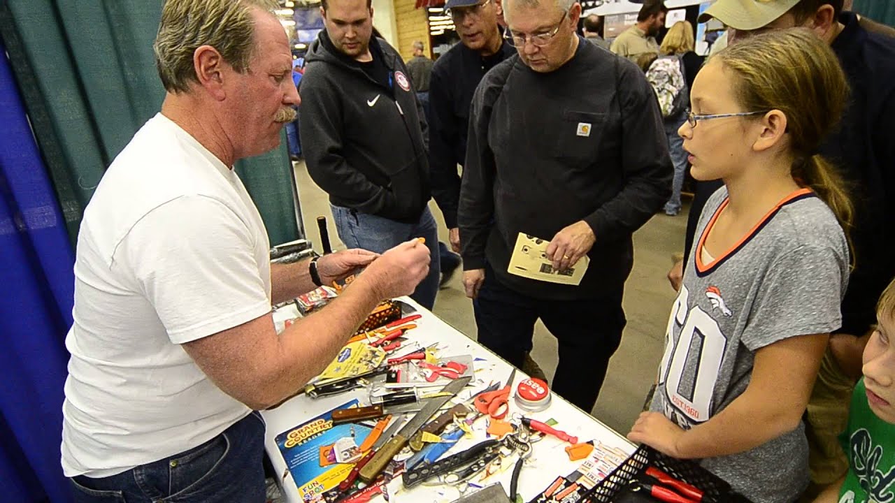 Free Knife Sharpening by Sharpens Best at the Self Reliance Expo