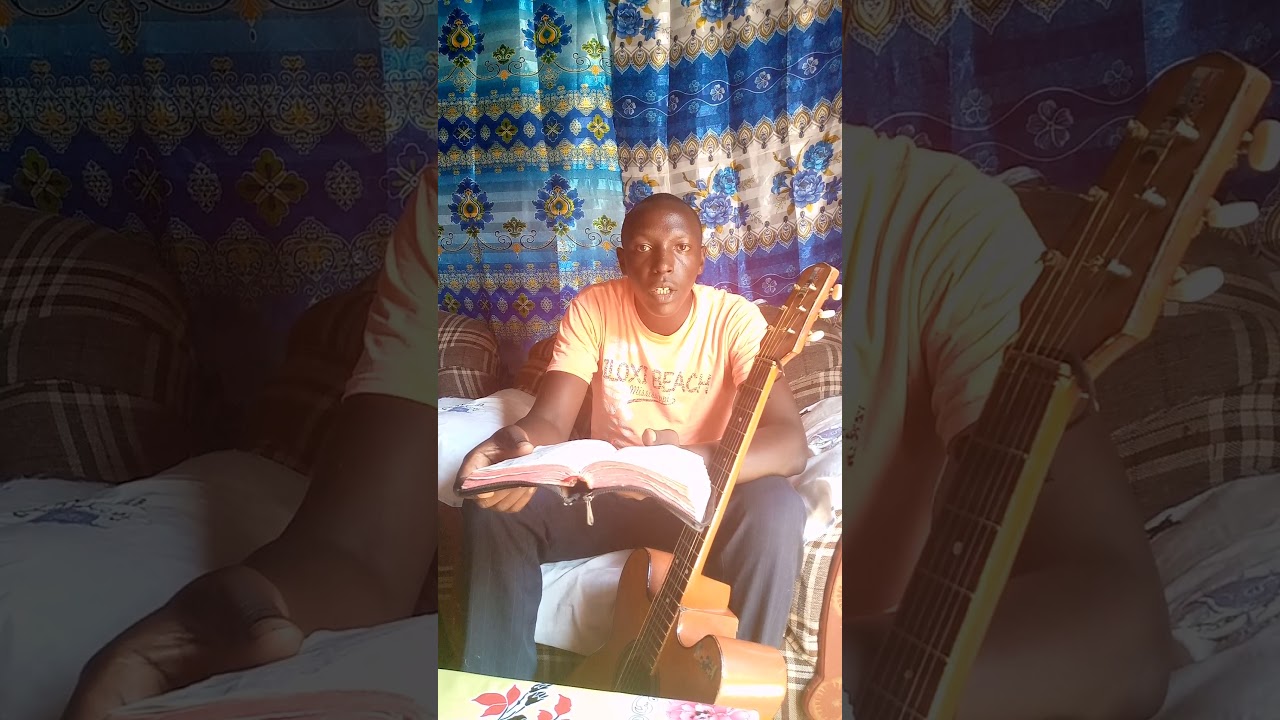 The enemy to the musician is the musician( thûû ya mûini nî mûini)