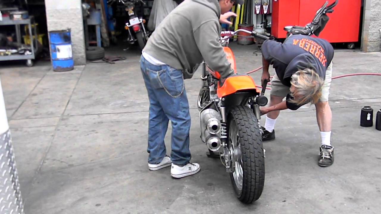 Harley XR 750 running