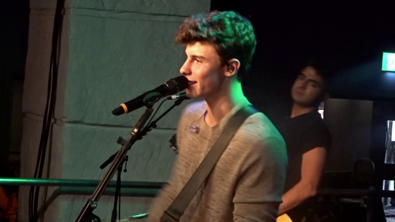 Shawn Mendes FULL Pop Up Show London