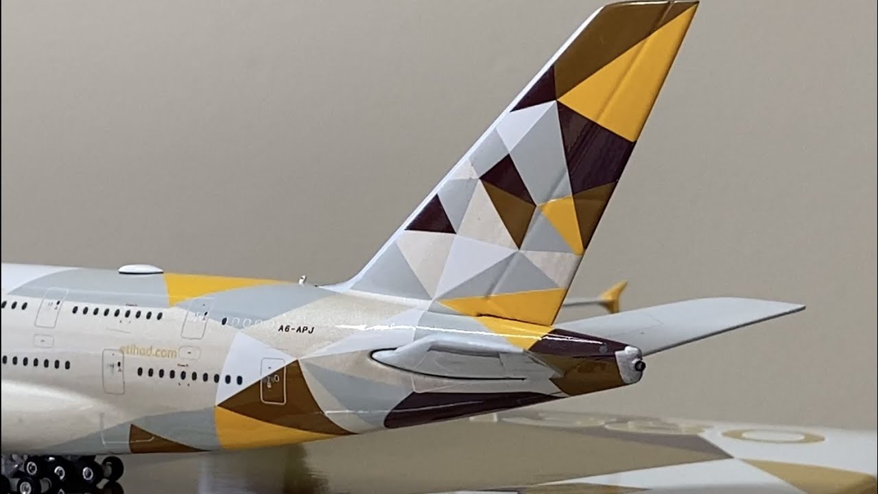 Phoenix Models 1:400 Etihad Airways Airbus A380 