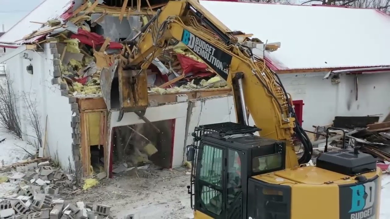 Démolition du pavillon des Hells Angels de Niagara Falls