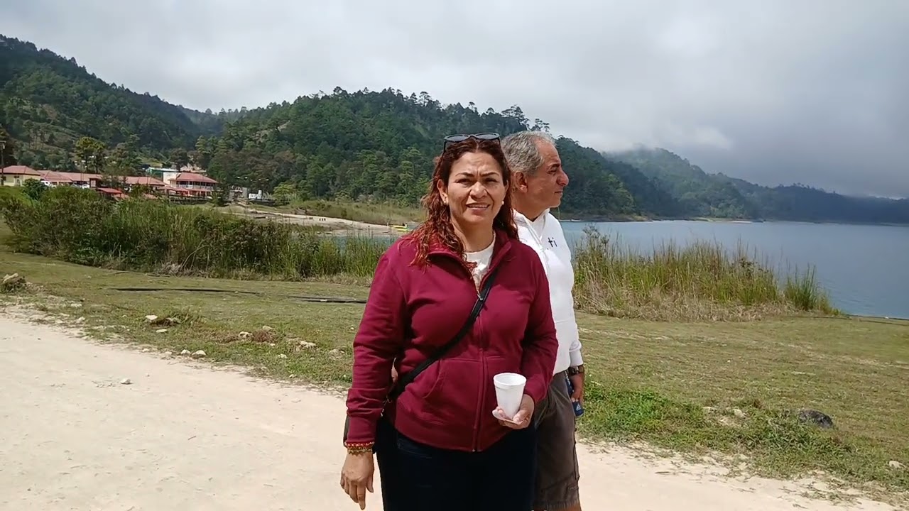 La señora de los tuxtla y el señor de Canadá  q bonita platica